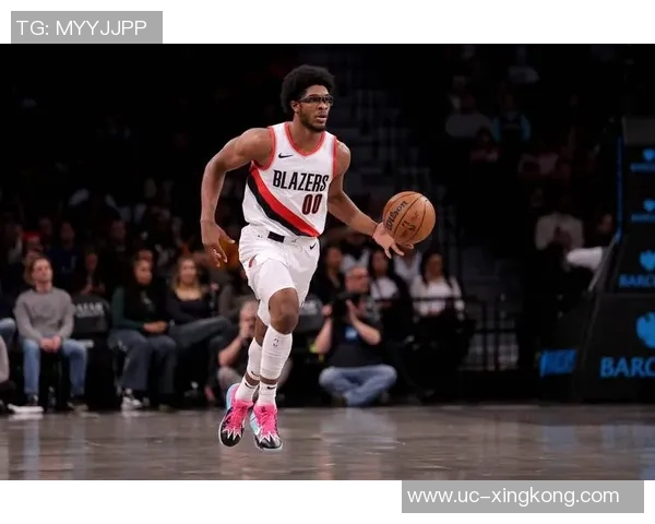 媒体人分析亨德森与小杨配合前景期待未来传球次数增加